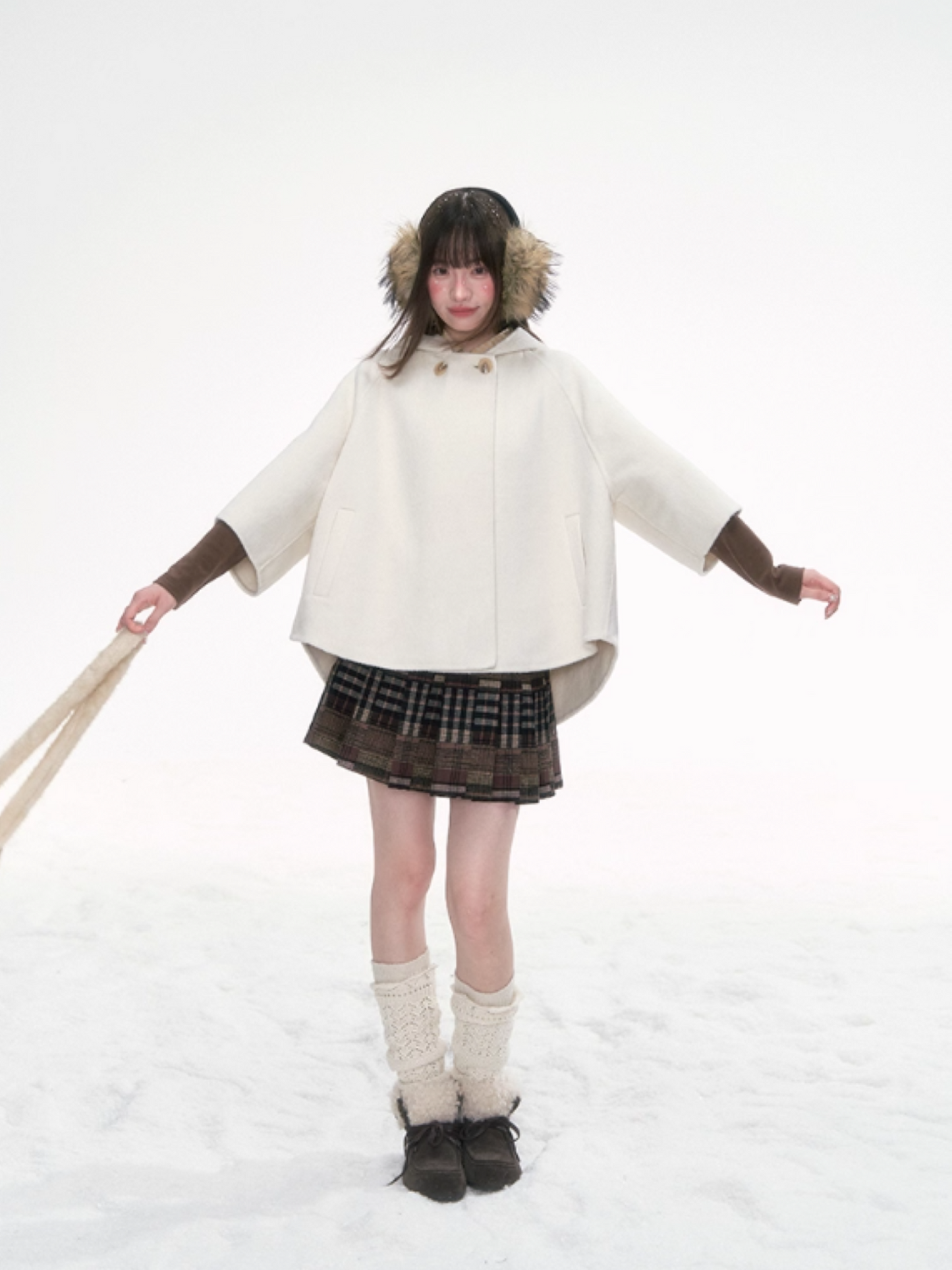 '漫游者' White Wool-Blend Hooded Cape Coat