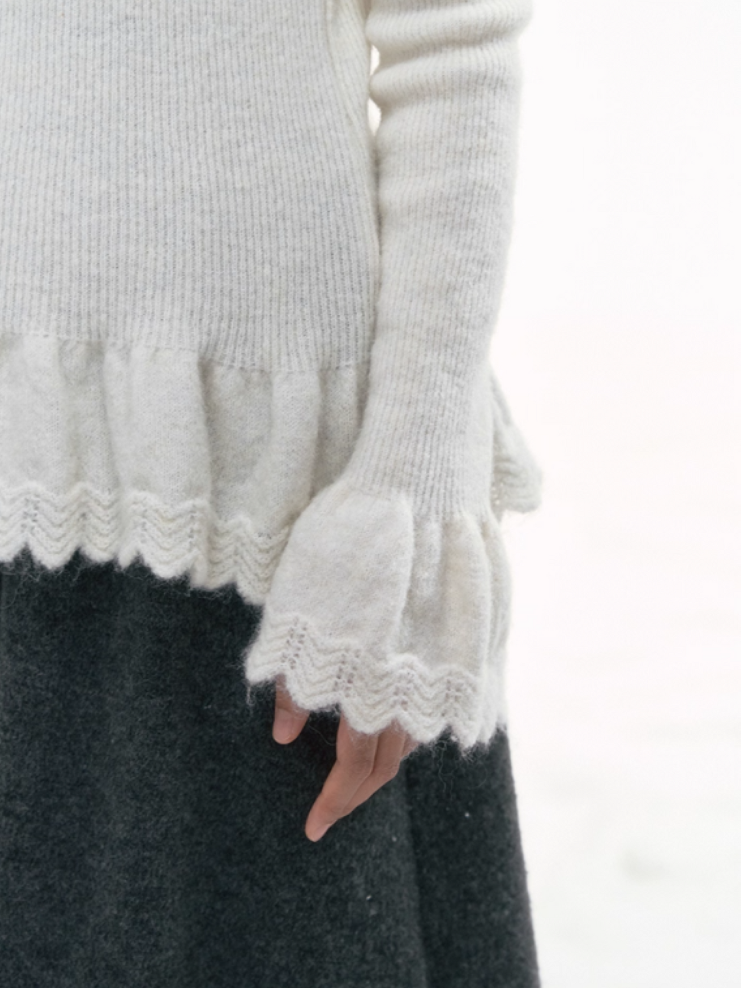 “Sweet Cloud Pleats” Soft Knit Turtleneck Top LL2025284