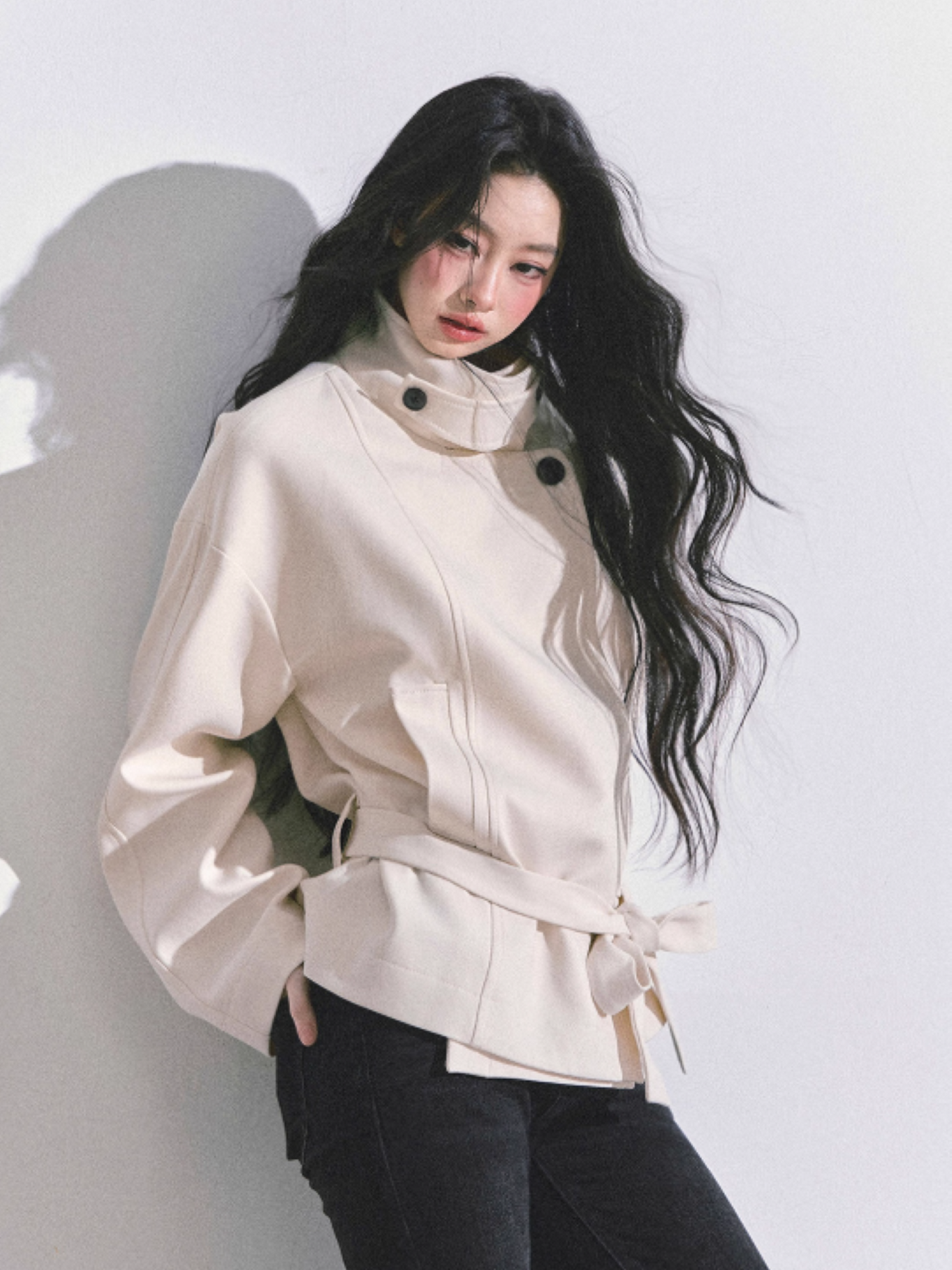 少也眼 “First Snow, Softened” Hepburn-Style Winter Trench Coat - White 941615