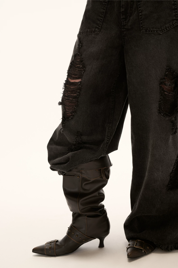 MAMC - "Street Rebel Mood" Distressed Black Straight-Leg Jeans WE932