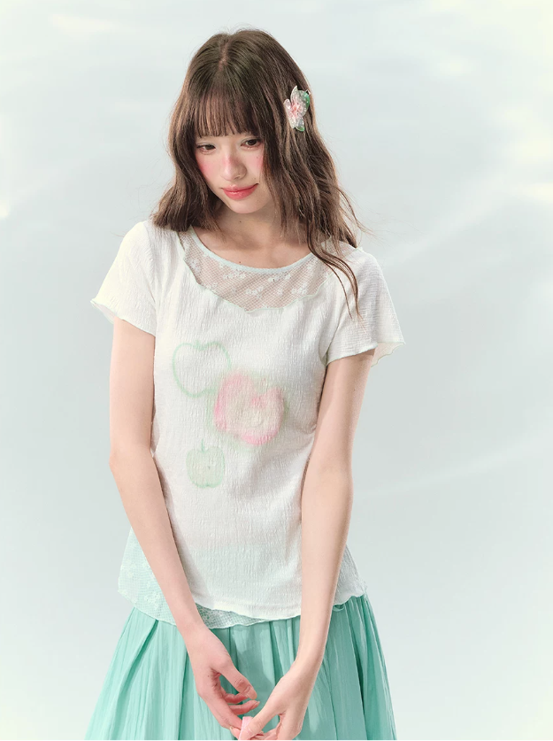 “Apple Mist Daydream” White Apple Print Ruched Tee