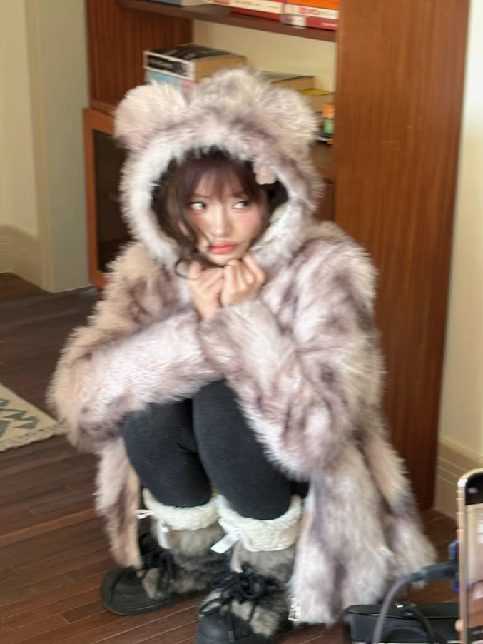 阮阮自制 - "Sweet Beauty Mark" Ombre Faux Fur Hooded Puffer Jacket