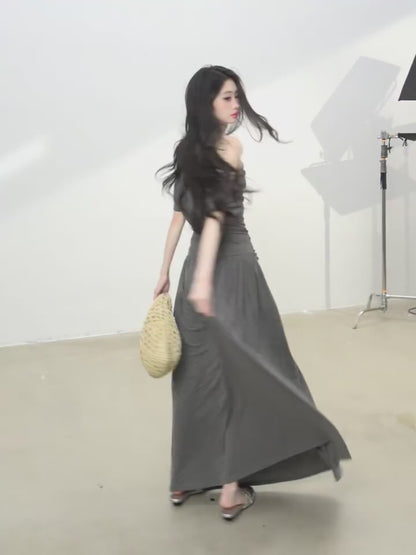 少也眼 “Minimal Paper Doll” Asymmetric Maxi Dress