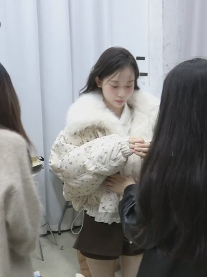 少也眼 Oatmeal Short Down Jacket with Detachable Faux-Fur Collar 784651