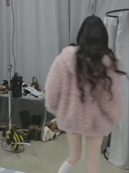 少也眼 "Echoes of a Dream" Pink Sherpa Hooded Jacket