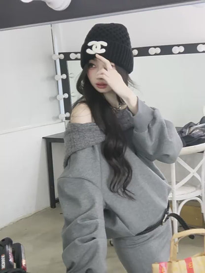 少也眼 "Silent Gravity" Off-Shoulder Oversized Sweatshirt (with Belt)