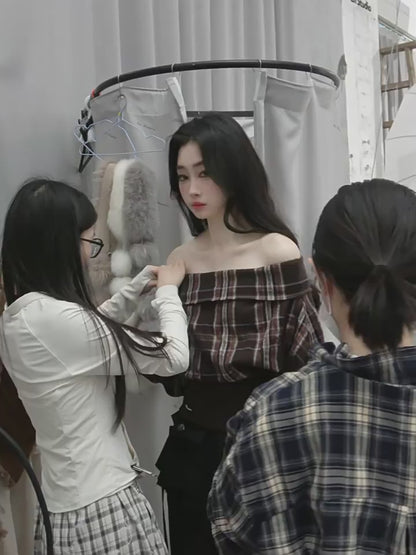 少也眼 Autumn Muse Off-Shoulder Striped Crop Shirt