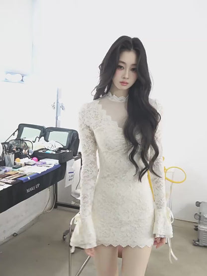 少也眼 “The Moment of the Full Moon" French Lace Winter Dress - White 845613